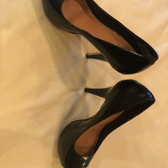 Vince Camuto Peep Toe Pump - Picture 3 of 5